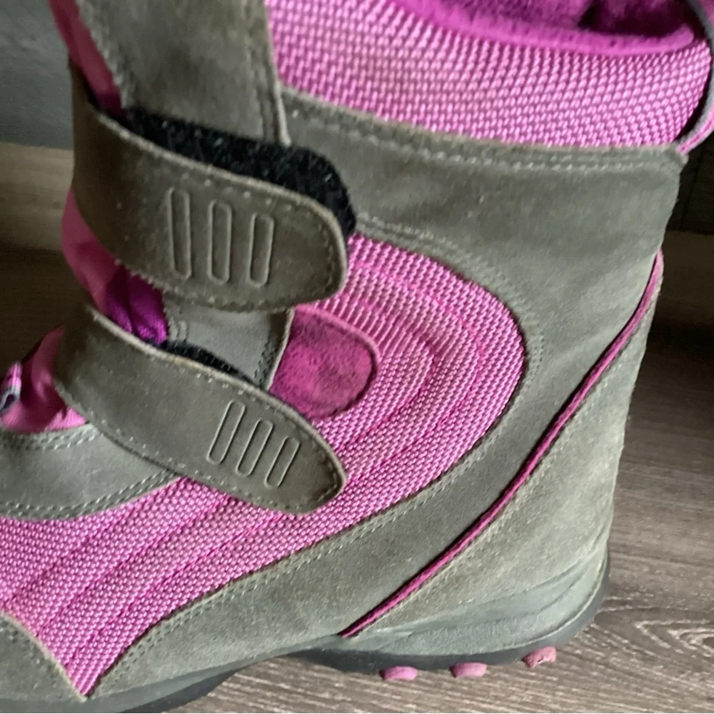 L.L.‎ Bean Kids Pink and Olive Snow Boots